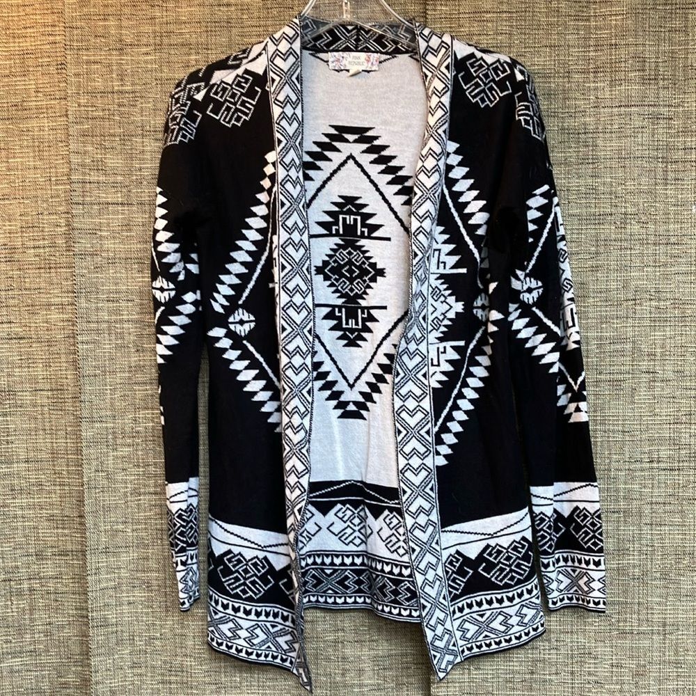 Pink Republic Black and White Tribal Pattern Open Cardigan Sweater bottom blend